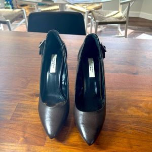 Vera Wang Stiletto Pumps